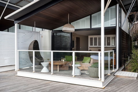 Caves Coastal Bar & Bungalows - Foster Accommodation 6