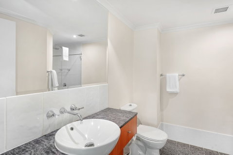 Poolside Apt In Alamanda Beachfront Resort 55 - Foster Accommodation 4
