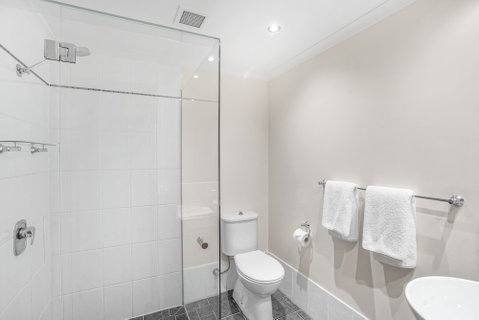 Poolside Apt In Alamanda Beachfront Resort 55 - Foster Accommodation 5