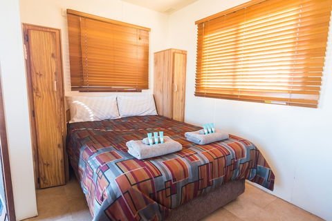 Edithburgh Caravan Park - Foster Accommodation 5