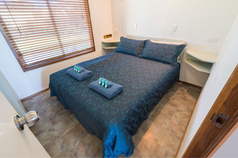 Edithburgh Caravan Park - Foster Accommodation 6