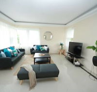 Baulkham Hills Beauty - Foster Accommodation