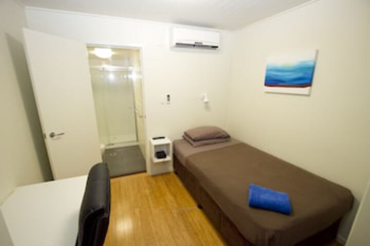 Alligator Creek QLD Foster Accommodation
