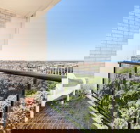 Bondi Apt for 4 Panoramic Ocean - Foster Accommodation