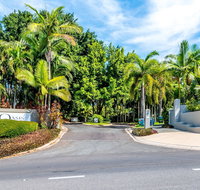 Oasis 8 Paradise at Palm Cove - Foster Accommodation