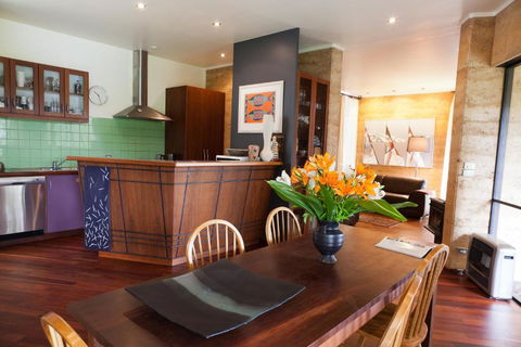 Anagama House & Studio - Foster Accommodation 1