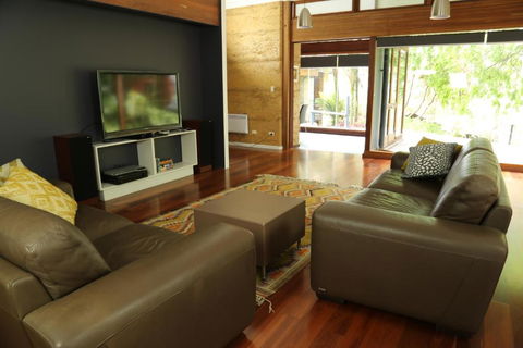 Anagama House & Studio - Foster Accommodation 4