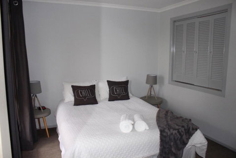 Aqualuna Apartments - Foster Accommodation 3