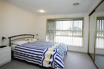 Beach Comber - Foster Accommodation 3
