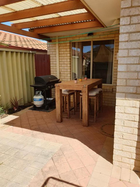 Beachside Retreat - Foster Accommodation 6