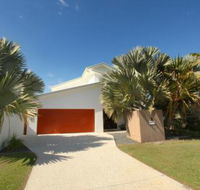 3 Bauhinia Crescent Marcoola PET FRIENDLY LINEN SUPPLIED 500 BOND - Foster Accommodation