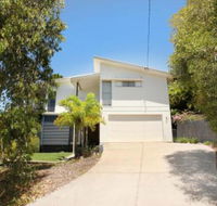 224 Centenary Heights Road Coolum Beach 500 Dollar Bond Linen Included - Foster Accommodation