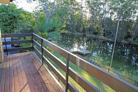 Thora Street Waterfront - Foster Accommodation 2
