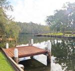 Paradise on the Water - Foster Accommodation