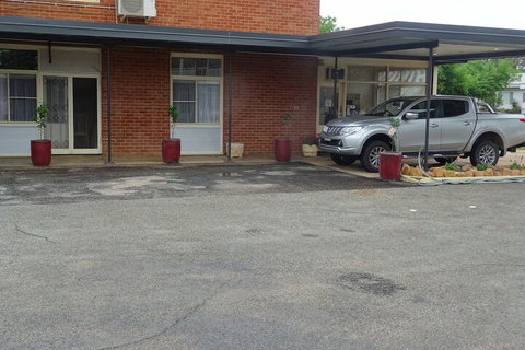Memphis Motor Inn - Foster Accommodation 3
