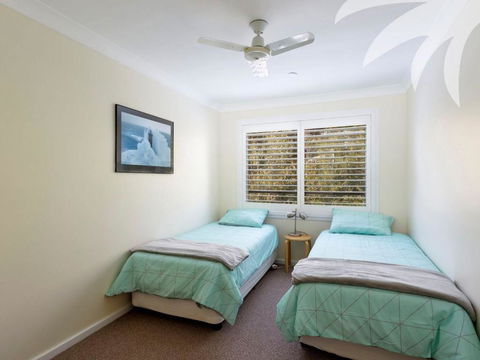 Palms House - Foster Accommodation 6