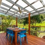 Palms House - Foster Accommodation 0