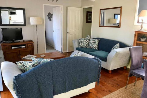 Lakeview Cottage - Foster Accommodation 7