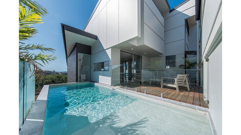 Oleander Holiday Home Airlie Beach - Foster Accommodation 1