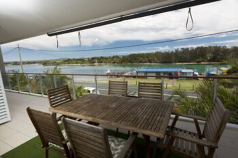 Waterline 202 - Foster Accommodation 0