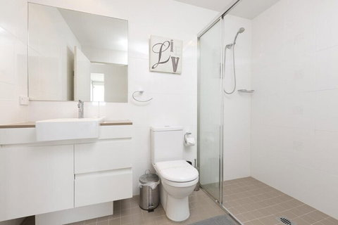 Waterline 202 - Foster Accommodation 4