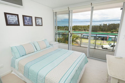 Waterline 202 - Foster Accommodation 5