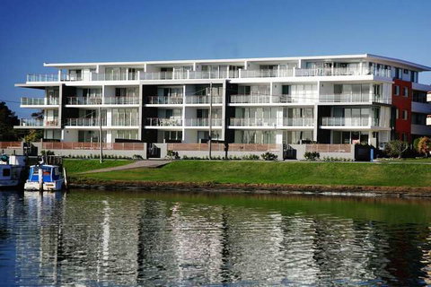 Waterline 202 - Foster Accommodation 1