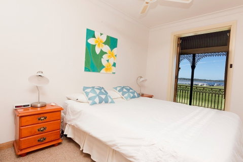 Birchgrove Terrace Unit 3 - Foster Accommodation 4