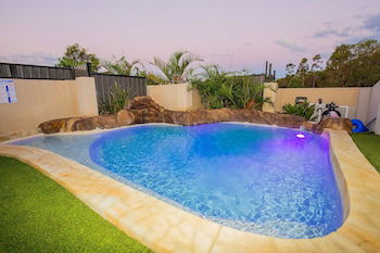 Anaheim Park Oasis - Foster Accommodation 0