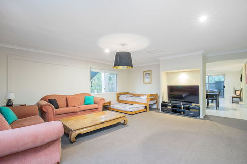 Anaheim Park Oasis - Foster Accommodation 4