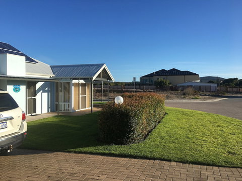 Golf And Beach Retreat - Foster Accommodation 0