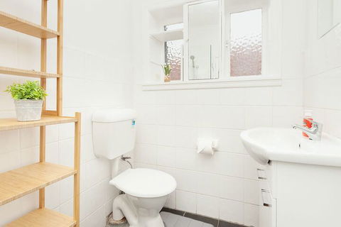 Newly Renovated Apt Close To CBD Unit 2 - Foster Accommodation 3