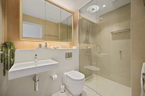 New Contemporary Apartment Near Macquarie Centre - Foster Accommodation 4