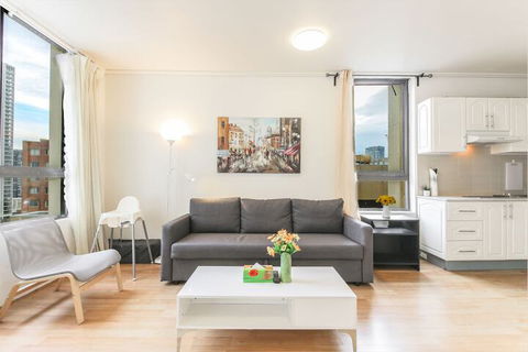 Amazing Location Cozy Stay With Parking - Foster Accommodation 3