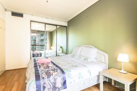 Amazing Location Cozy Stay With Parking - Foster Accommodation 6