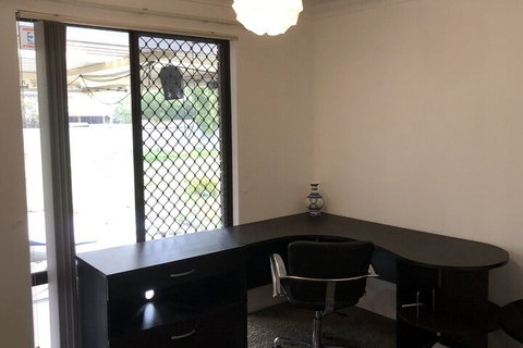 Riverton Lodge - Walk To Shopping Centre - Foster Accommodation 3