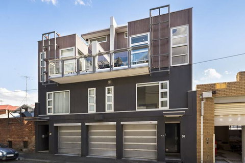 Hotham, 2BDR North Melbourne Apartment - Foster Accommodation 1