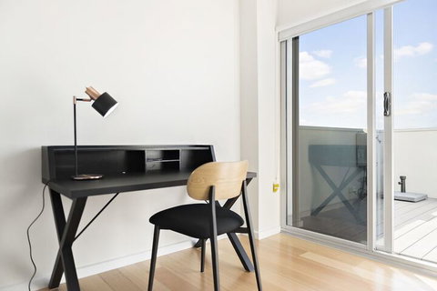 Hotham, 2BDR North Melbourne Apartment - Foster Accommodation 5