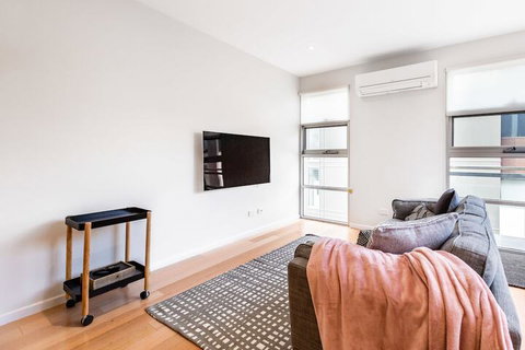 Hotham, 2BDR North Melbourne Apartment - Foster Accommodation 6