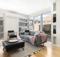 Hotham 2BDR North Melbourne Apartment - Foster Accommodation
