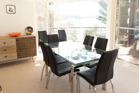 VUES At Salamander Bay - Foster Accommodation 5