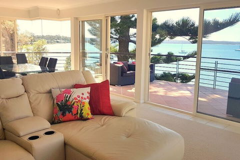 VUES At Salamander Bay - Foster Accommodation 3