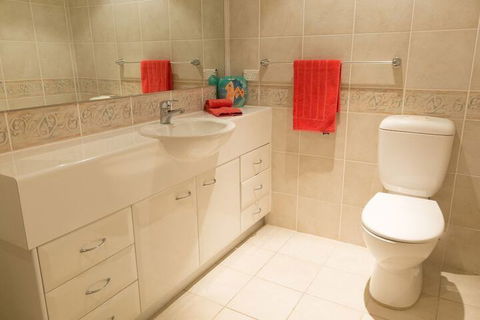 VUES At Salamander Bay - Foster Accommodation 7