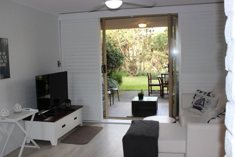 Oceanside - Foster Accommodation 4