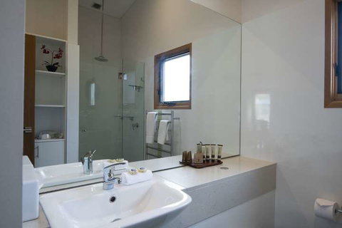 Four Mile Hut - Foster Accommodation 7
