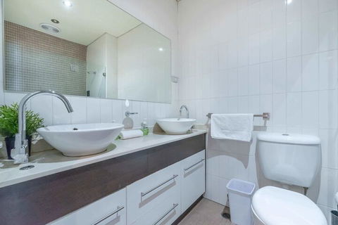 AirM8 Apartments On Mount Street - Foster Accommodation 6