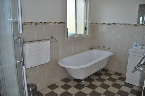 High Country Trail Rides & Farm Stay - Foster Accommodation 7