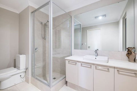 Balcatta 4 Bedroom House - Foster Accommodation 5