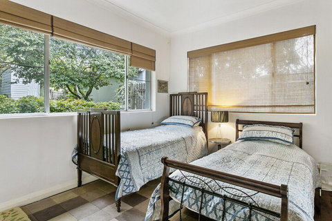 Postmasters House - Foster Accommodation 2