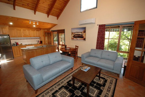 Garden Cottage Beechworth - Foster Accommodation 4